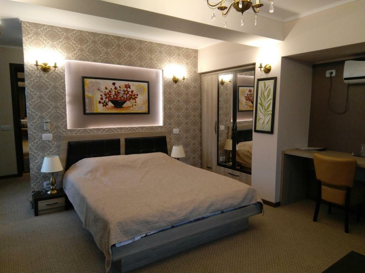 Hotel La Cristina à Slatina  Extérieur photo